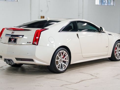 Used 2013 Cadillac CTS V RWD image 18