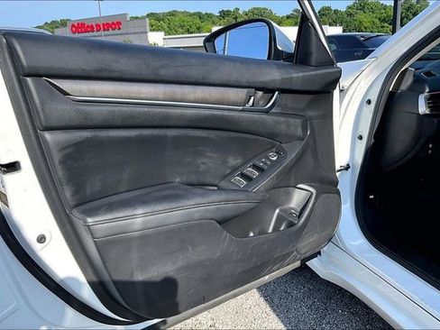 Used 2021 Honda Accord LX image 17