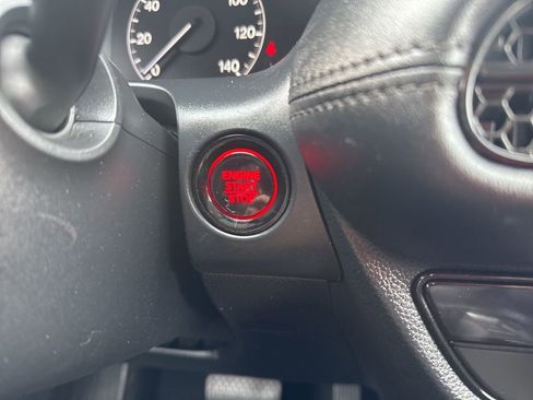 Certified 2023 Honda HR-V LX image 26