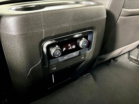 Used 2025 Chevrolet Tahoe LT RWD image 10