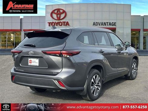 Used 2025 Toyota Highlander XLE image 7