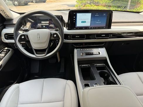 New 2026 Lincoln Aviator 2WD w/ Jet Appearance Package image 23