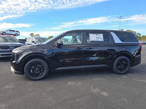 New 2026 Kia Carnival image 5