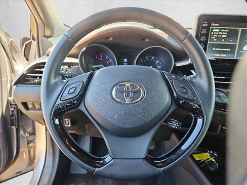 Used 2019 Toyota C-HR FWD image 12