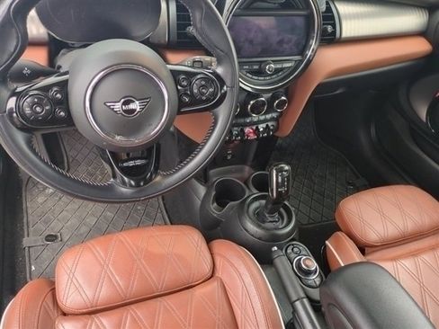 Used 2021 MINI Cooper 2-Door Hardtop w/ Driver Assistance Package image 10