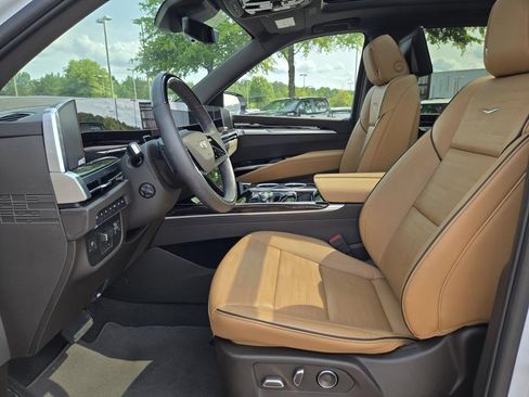 Certified 2026 Cadillac Escalade ESV Luxury w/ Touring Package AWD/4WD image 26