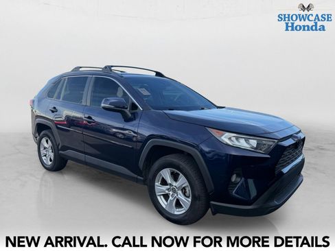 Used 2019 Toyota RAV4 XLE w/ Convenience Package FWD image 6