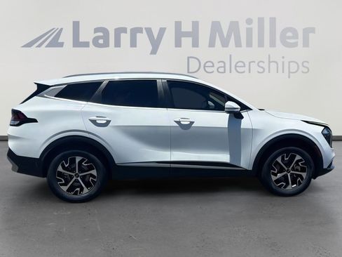 Used 2023 Kia Sportage EX AWD/4WD image 7