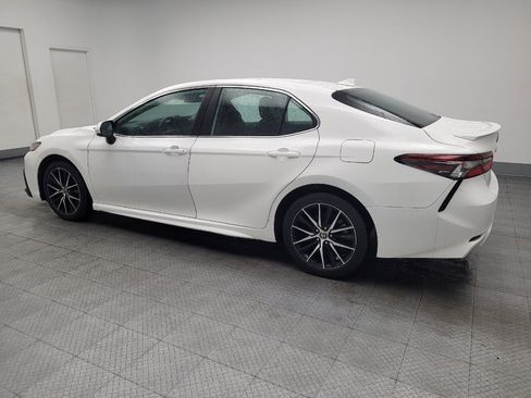 Used 2021 Toyota Camry SE FWD image 3