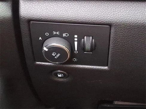 Certified 2019 Jeep Grand Cherokee Laredo image 24