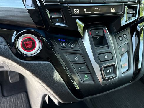 Certified 2024 Honda Odyssey Elite image 16