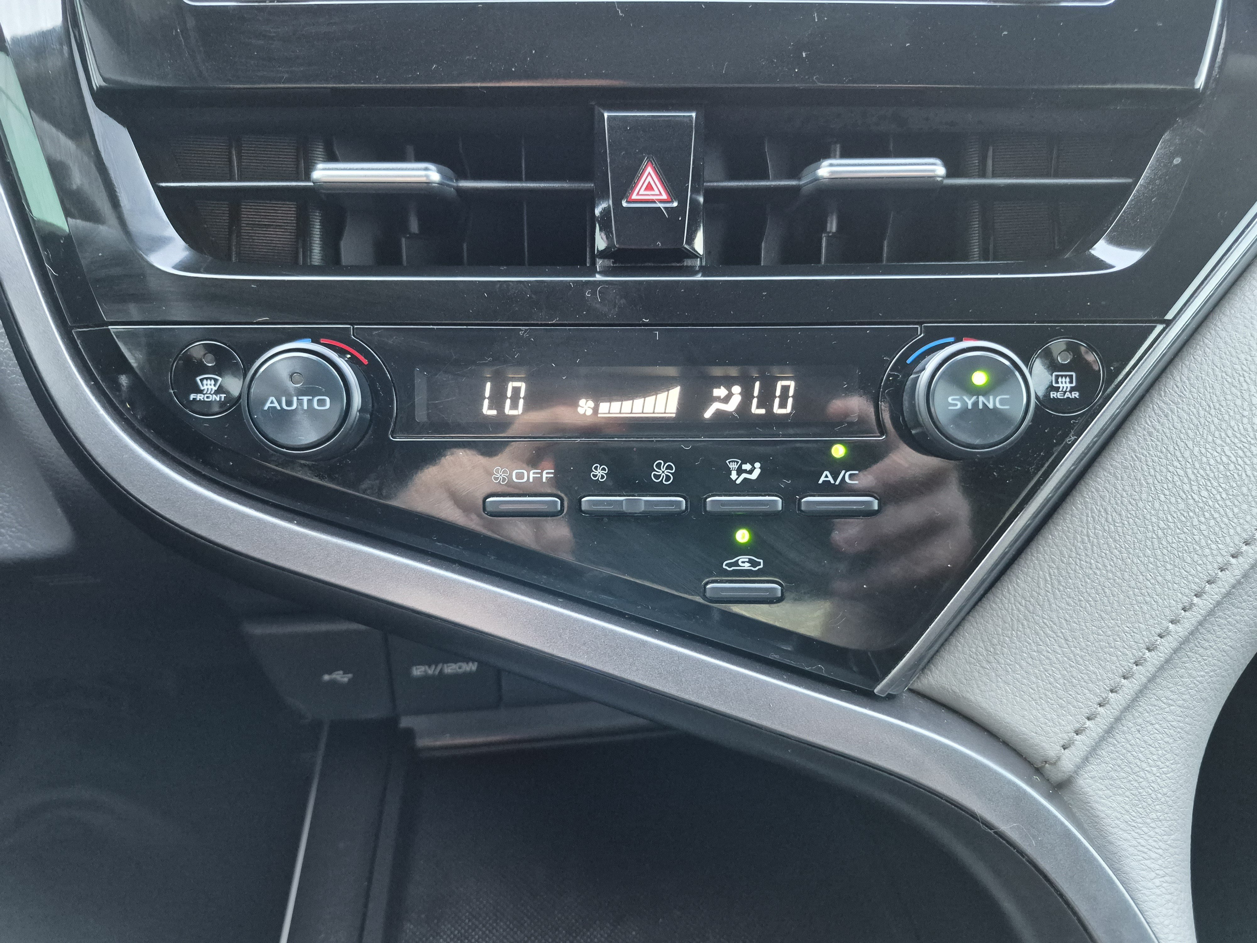Used 2024 Toyota Camry LE FWD image 29