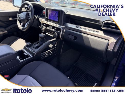 Used 2025 Toyota Tacoma TRD Off-Road AWD/4WD image 7