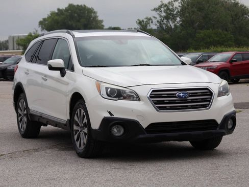 Used 2017 Subaru Outback 3.6R Touring AWD/4WD image 4