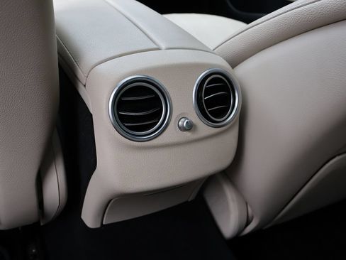 Used 2019 Mercedes-Benz E 300 image 12