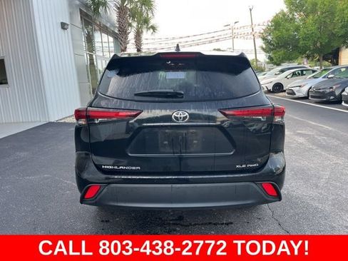Used 2024 Toyota Highlander XLE AWD/4WD image 35