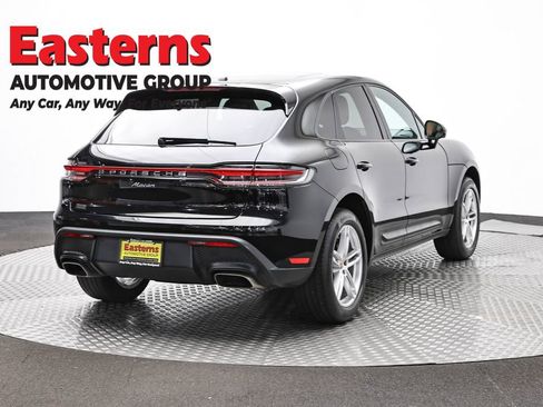 Used 2022 Porsche Macan AWD/4WD image 5