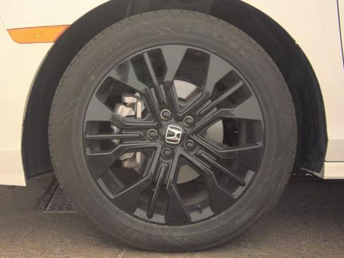 Used 2025 Honda Odyssey Sport-L image 19