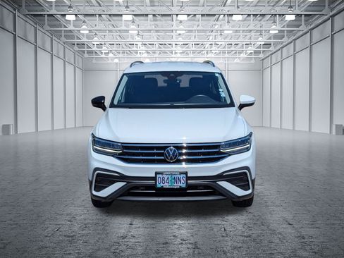 Used 2022 Volkswagen Tiguan SE AWD/4WD image 8