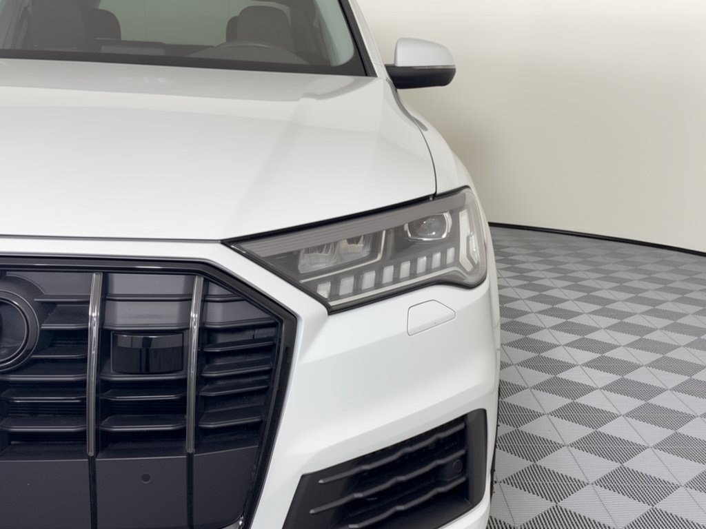 Used 2023 Audi Q7 3.0T Premium Plus w/ Premium Plus Package AWD/4WD image 12