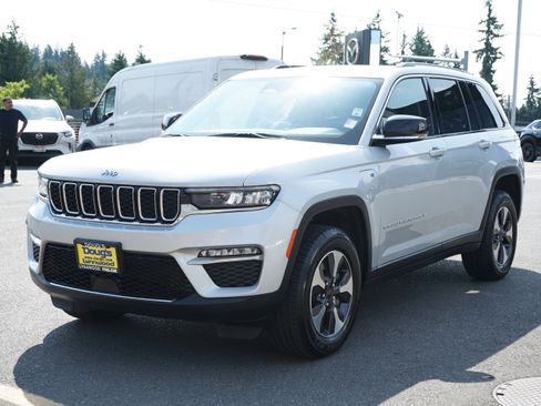 Used 2023 Jeep Grand Cherokee 4WD 4xe image 8