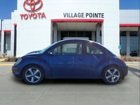 Used 2007 Volkswagen Beetle Coupe w/ Package 2 image 2