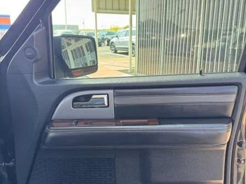 Used 2016 Ford Expedition Platinum RWD image 21