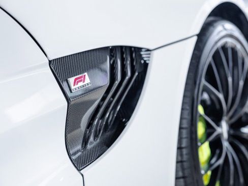 Used 2023 Aston Martin V8 Vantage Coupe RWD image 19