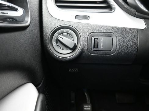 Used 2020 Dodge Journey SE w/ SE Popular Equipment Group image 18