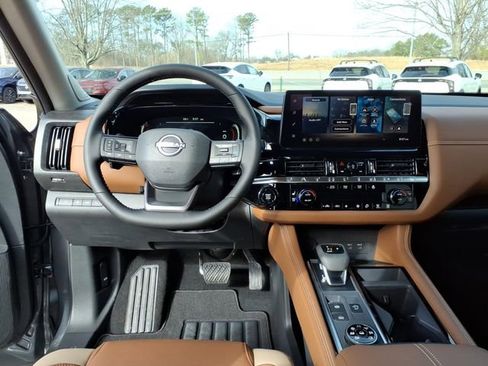 New 2026 Nissan Pathfinder Platinum image 9
