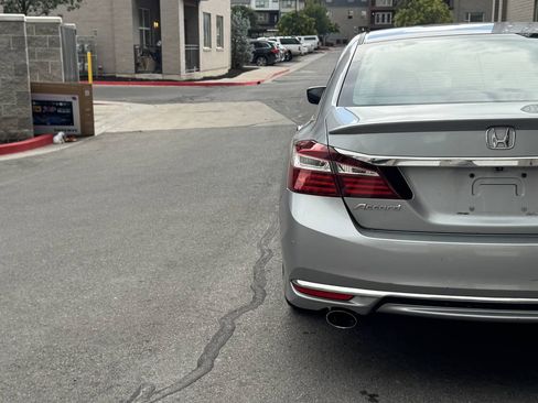 Used 2017 Honda Accord Sport Special Edition image 5