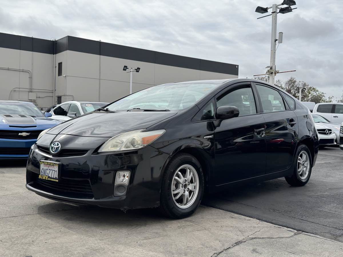 Used 2010 Toyota Prius Three w/ Navigation Pkg FWD image 3