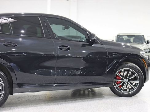 Used 2022 BMW X6 xDrive40i w/ M Sport Package image 11