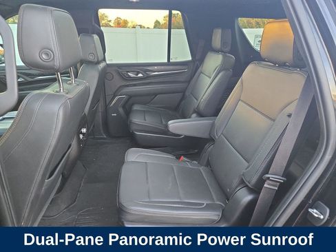 Used 2022 GMC Yukon Denali w/ Denali Premium Package image 18