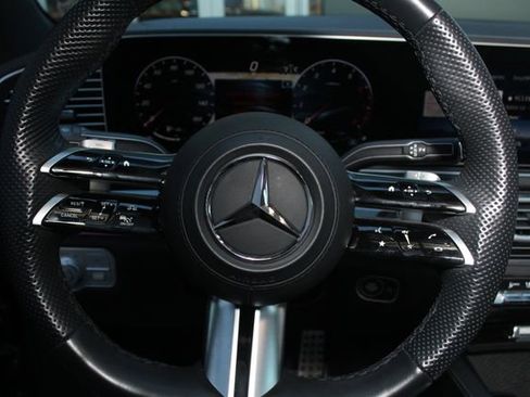 Used 2024 Mercedes-Benz GLS 450 4MATIC image 18