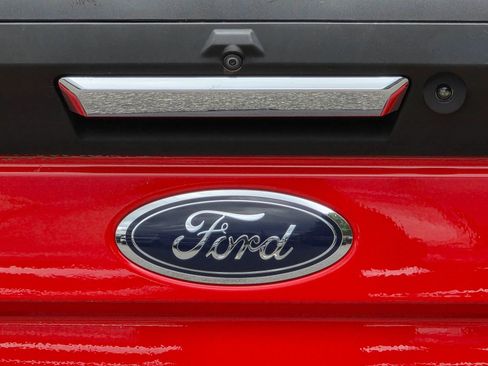 Used 2021 Ford F250 Lariat w/ Lariat Value Package AWD/4WD image 37