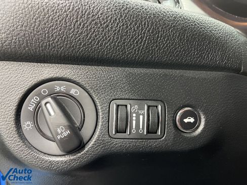 Used 2018 Dodge Challenger R/T Scat Pack image 25