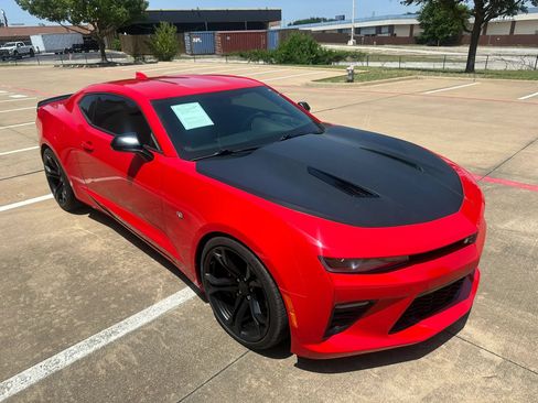 Used 2018 Chevrolet Camaro SS RWD image 5