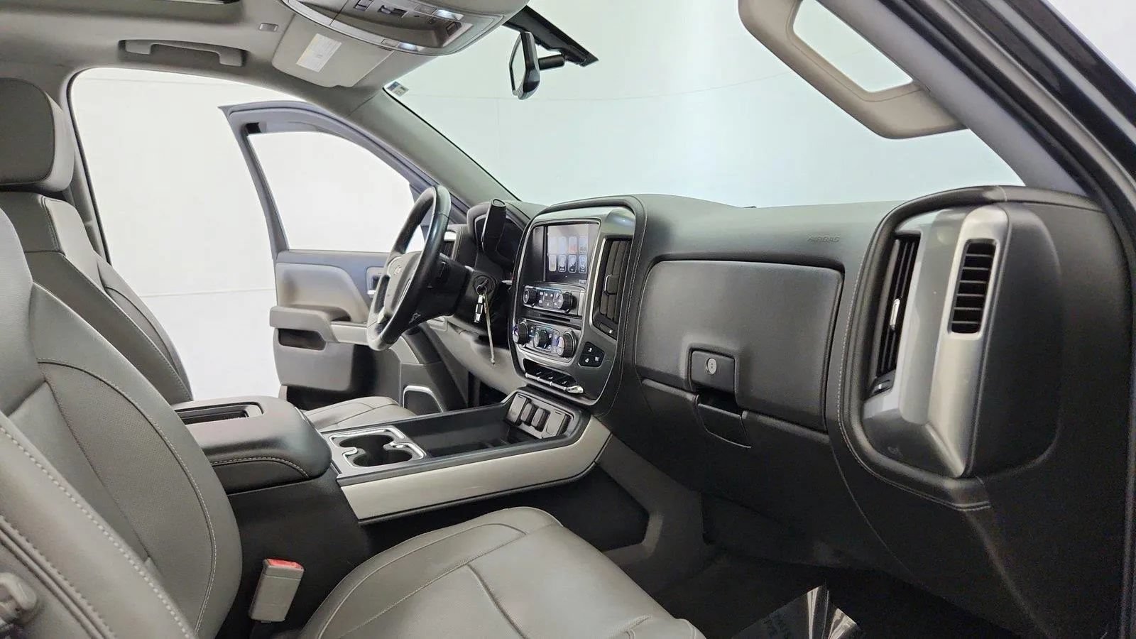Used 2017 Chevrolet Silverado 1500 LTZ Z71 AWD/4WD image 38