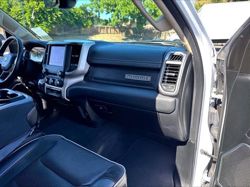 Used 2020 RAM 1500 Laramie w/ Off Road Group AWD/4WD image 19