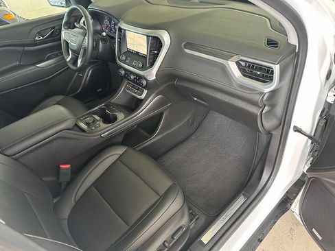 Used 2023 GMC Acadia SLT w/ Technology Package FWD image 41