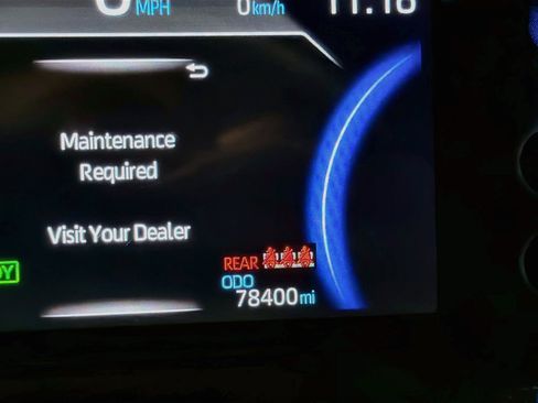 Used 2021 Toyota RAV4 SE w/ Weather & Moonroof Package AWD/4WD image 8