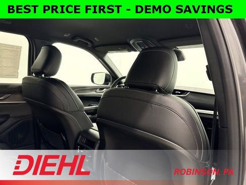 New 2025 Jeep Grand Cherokee Limited w/ Black Appearance Package image 13