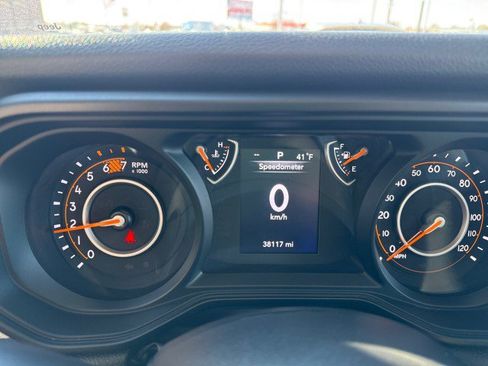 Used 2024 Jeep Wrangler Sport S image 13