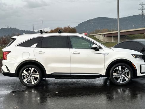 Used 2022 Kia Sorento SX Prestige image 2