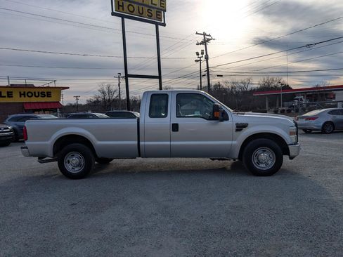 Used 2010 Ford F250 Lariat image 5