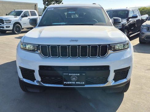 Used 2026 Jeep Grand Cherokee L Laredo RWD image 2