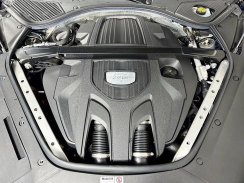 Used 2018 Porsche Panamera 4S image 41