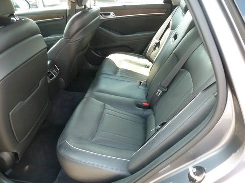 Used 2015 Hyundai Genesis 5.0 RWD image 33
