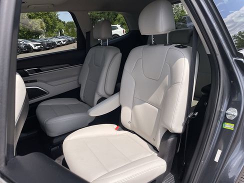 Used 2022 Kia Telluride S image 22